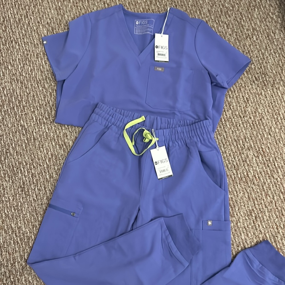 NEW WITH TAGS Figs Set in Blueberry Color, Catalina Top, Uman relaxed Joggers